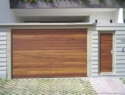 Portão de Madeira com Assoalho de Jatobá