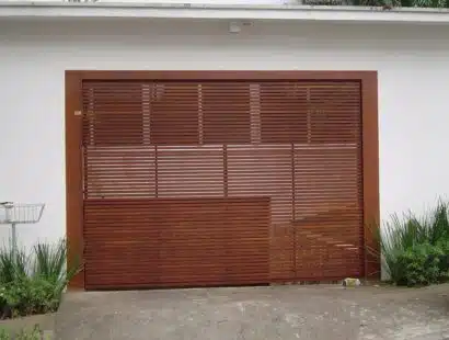 Portão de Madeira Ripada
