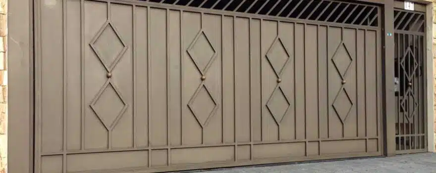 Modelos de Portões de Ferro com Chapa