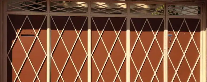 Modelos de Portões de Ferro com Chapa