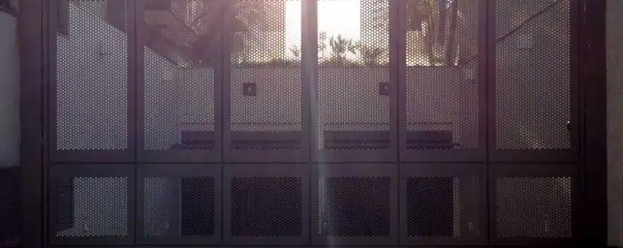 Modelos de Portões de Ferro com Chapa