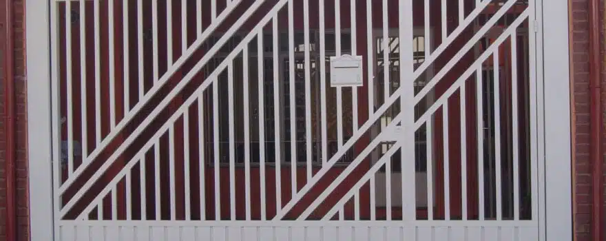 Modelos de Portões de Ferro com Chapa