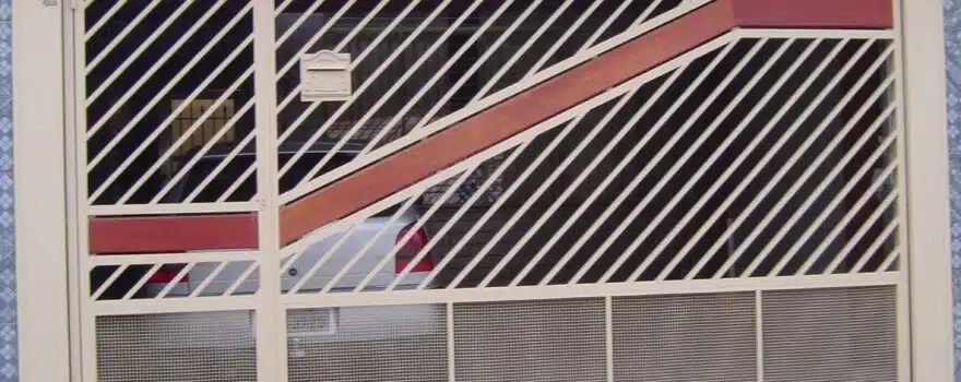 Modelos de Portões de Ferro com Madeira